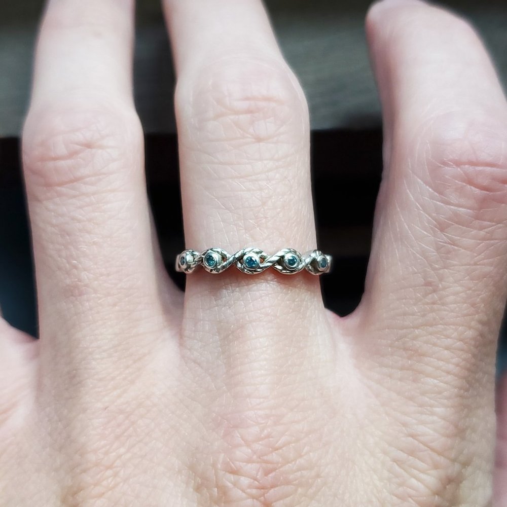 Size 9 Sterling Silver Five Genuine Small Blue Diamonds Ring